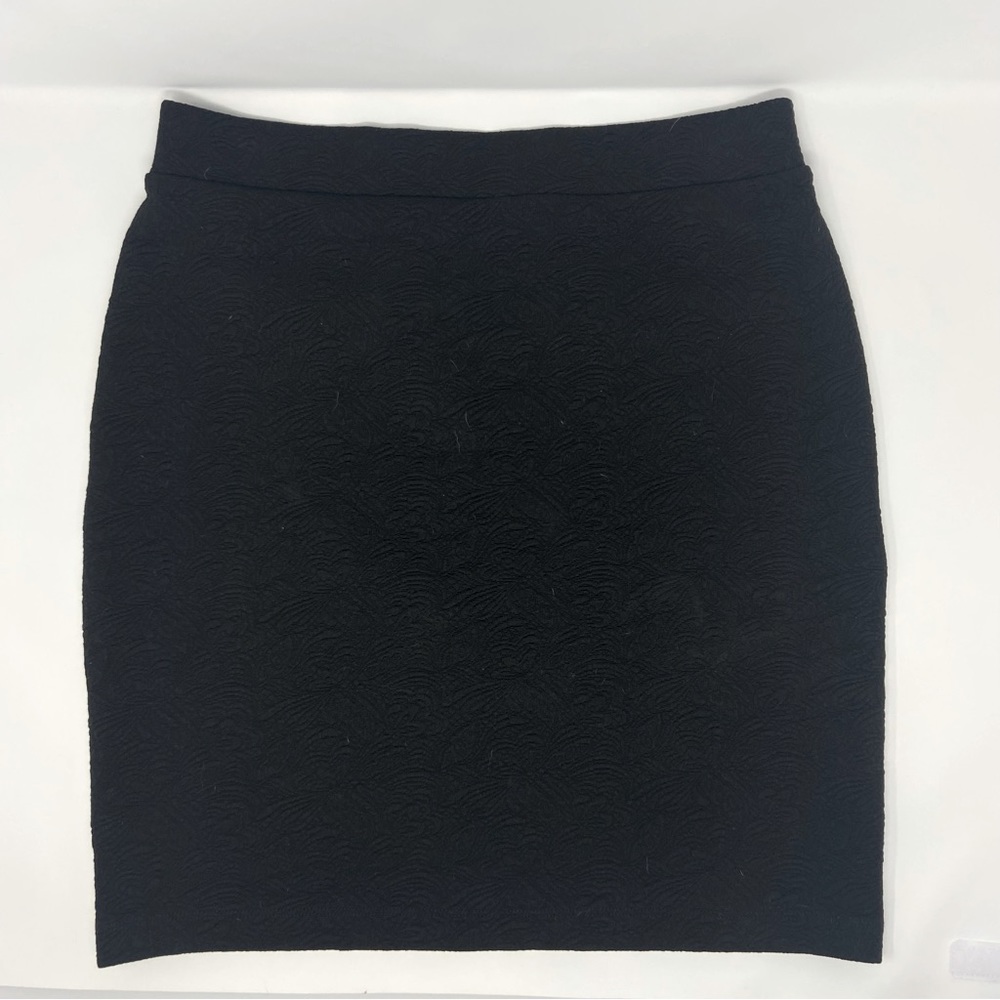 Black Loft Women - Picture 2 of 3